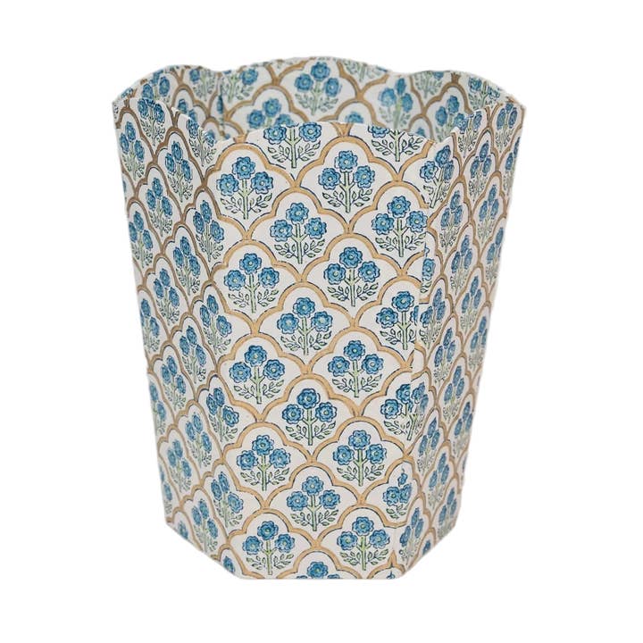 Corbeille à papier en papier imprimé à la main en bleu pour la vente par Domenica Marland