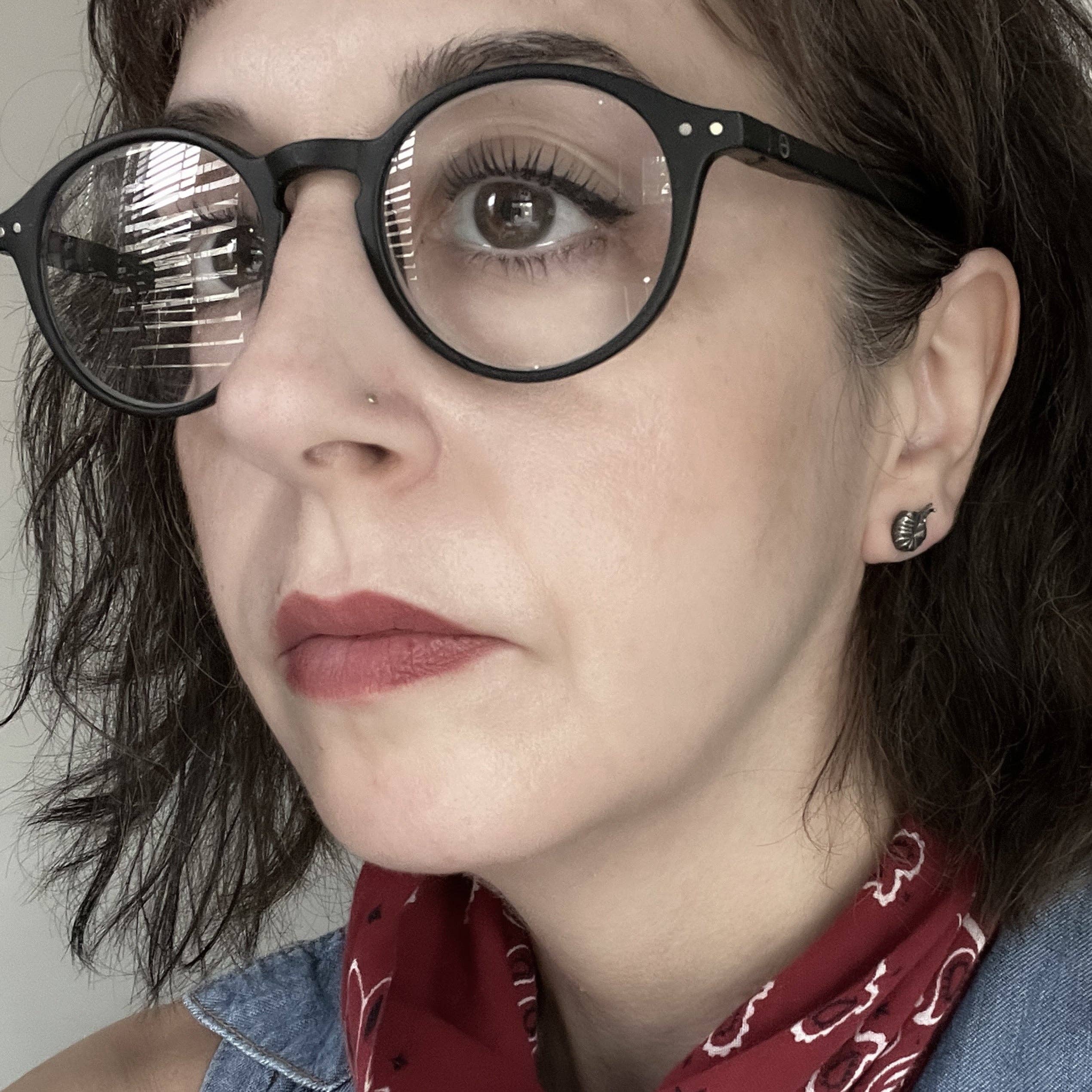 Metal Cloth & Wood - Vente Clous d'oreille - Boucles d'oreilles clous en argent sterling fait main dépareillées en forme d'isopode — Également disponibles en laiton ou en bronze !6