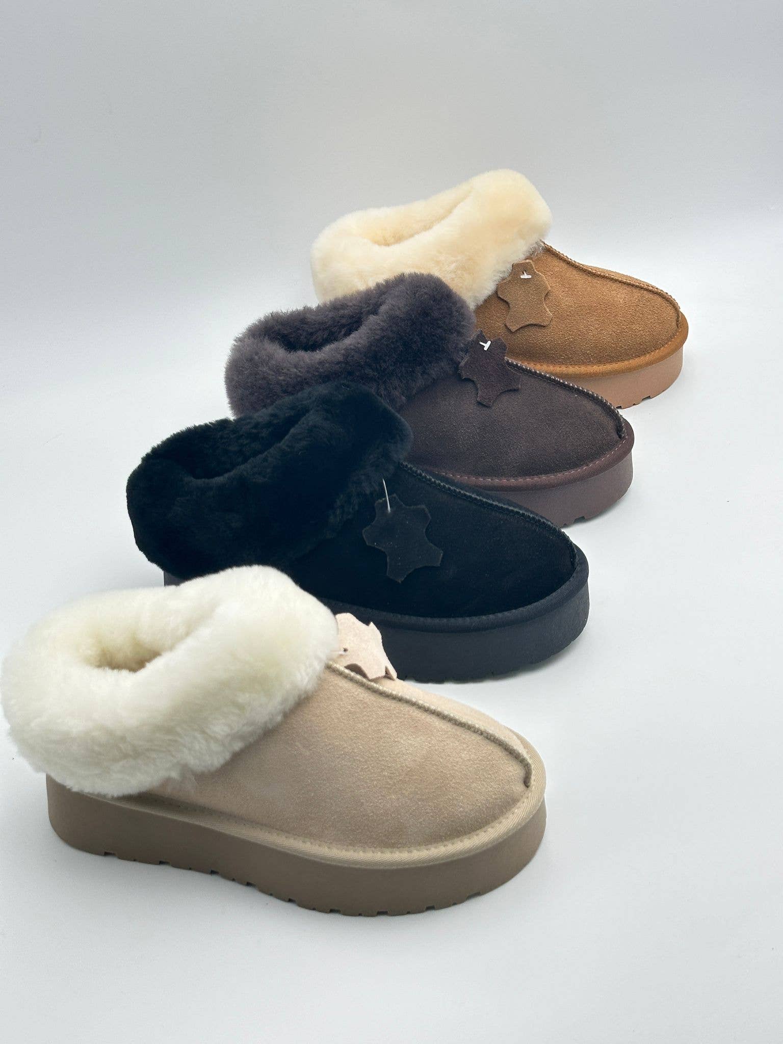 Stephan Paris – wholesale Sock slippers – Women's – Leather and fur slippers with thick sole W58182