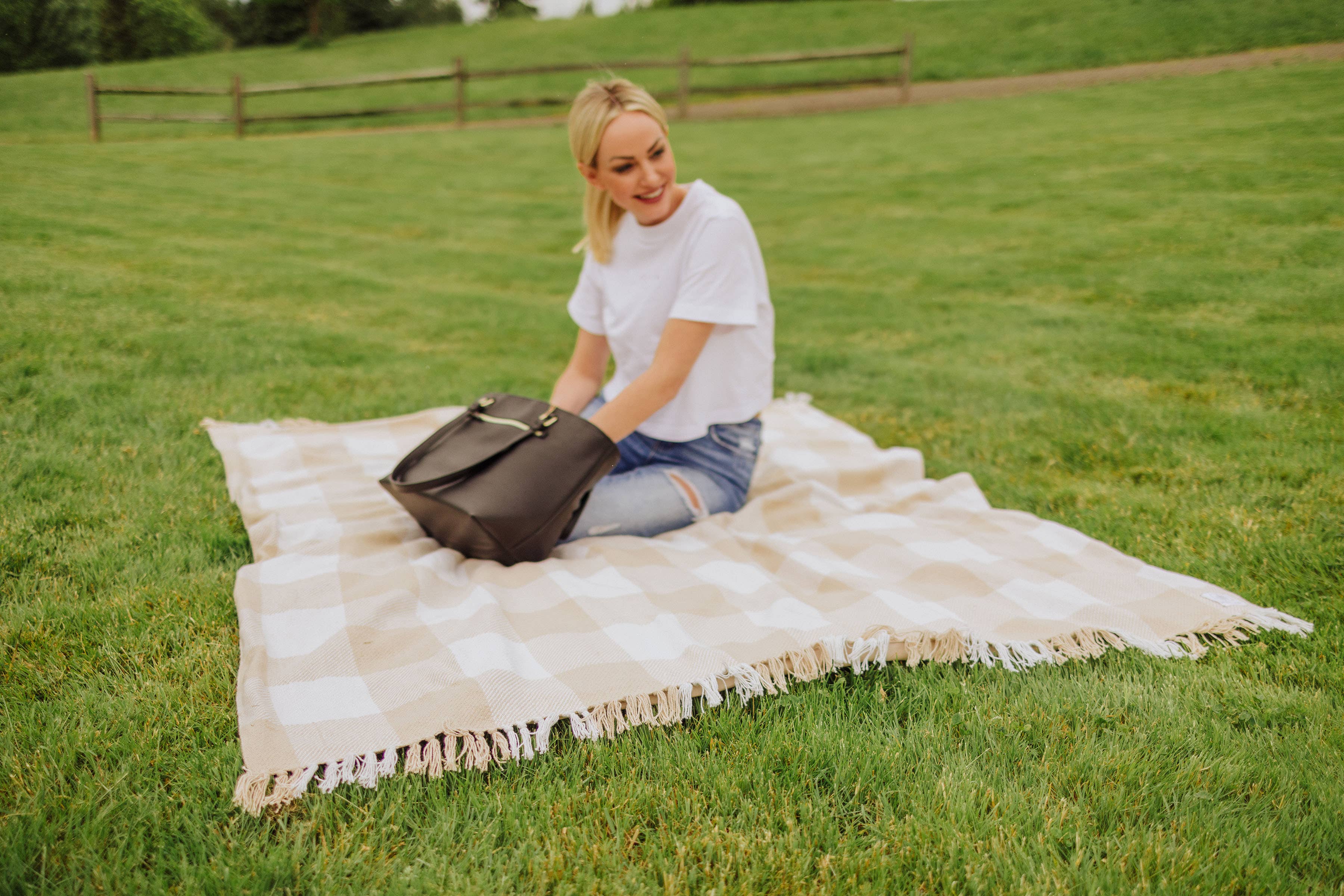 Picnic Time Family of Brands - Wholesale Picnic Blanket - Montecito Picnic Blanket with Harness5