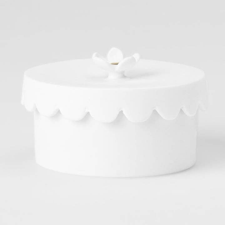 Boîte à bibelots en porcelaine Little Treasures pour la vente par Räder