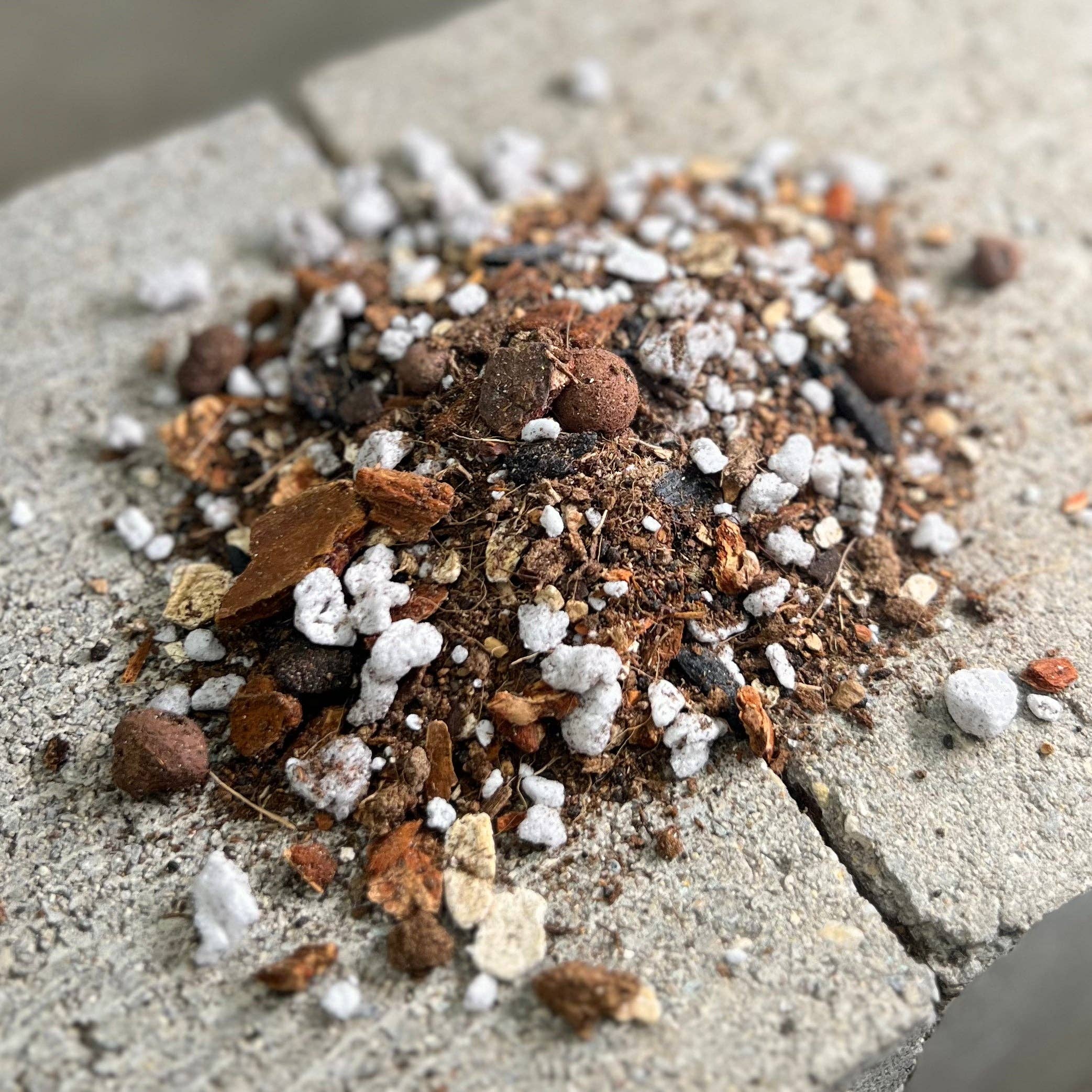 GreenLens - Wholesale Planting/Potting Soil - LeafLabs Aroid Mix - Coarse1