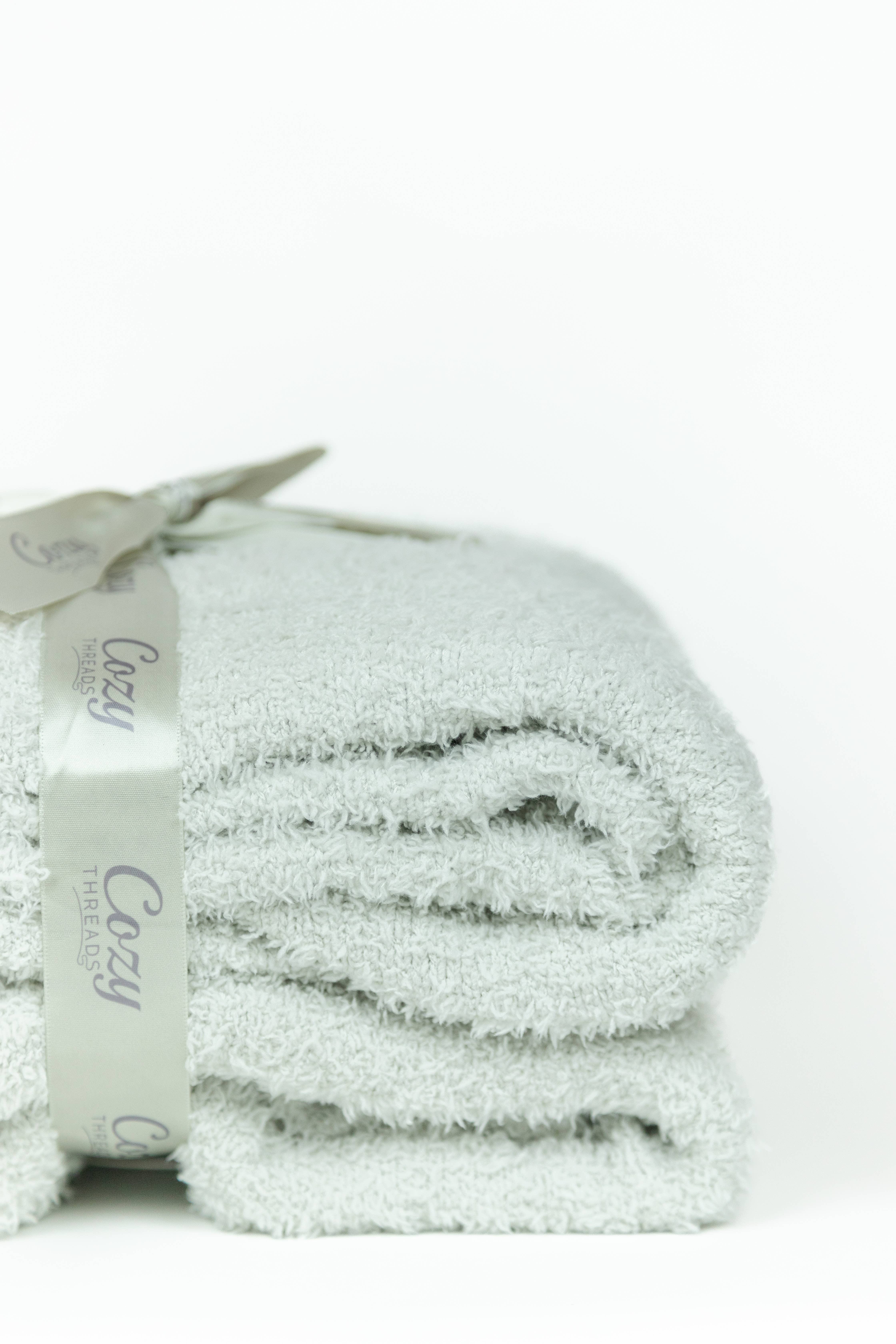 Cozy Threads - Wholesale Throw Blanket - Cozy Threads Bamboo Lightweight Cooling Blanket Throw, Taupe2