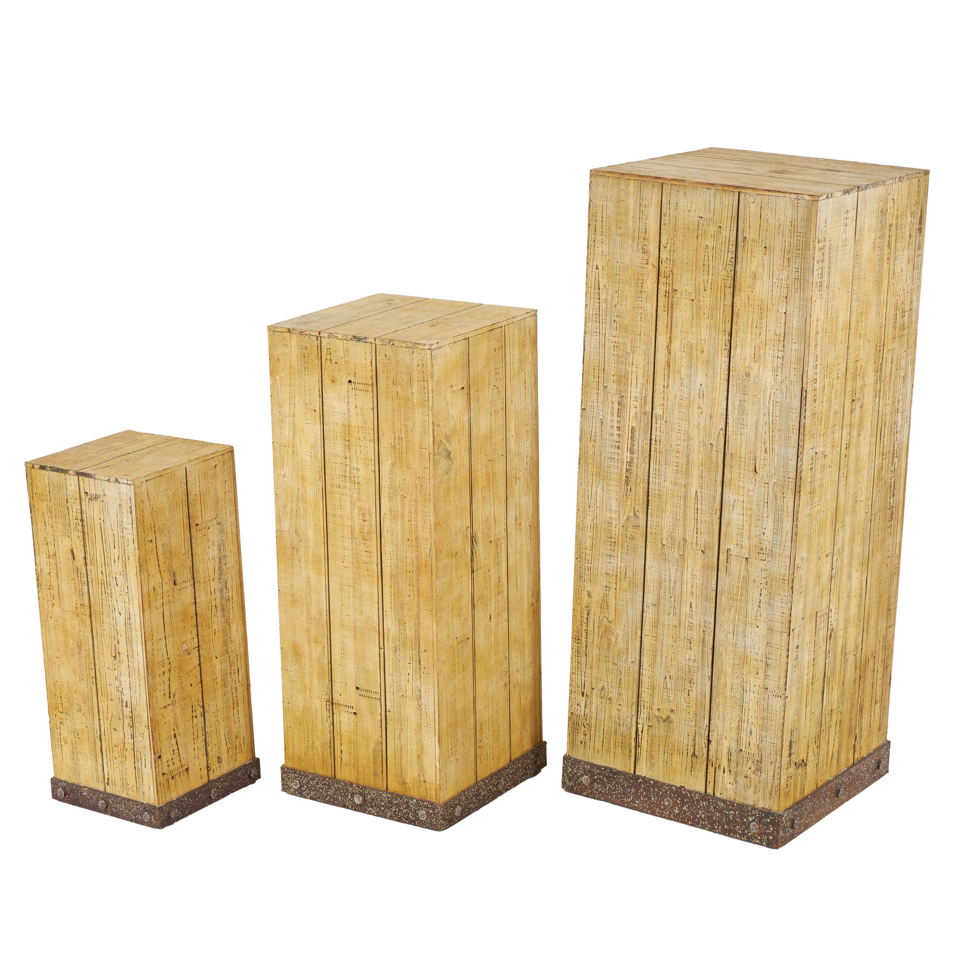 Deco Marché - Wholesale Side Table - Rustic Brown Wood Pedestal Table Set1