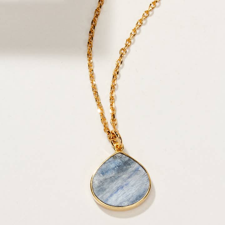 Luna Norte – wholesale Pendant/charm necklace – Bohemian Long Medallion Necklace - Kyanite