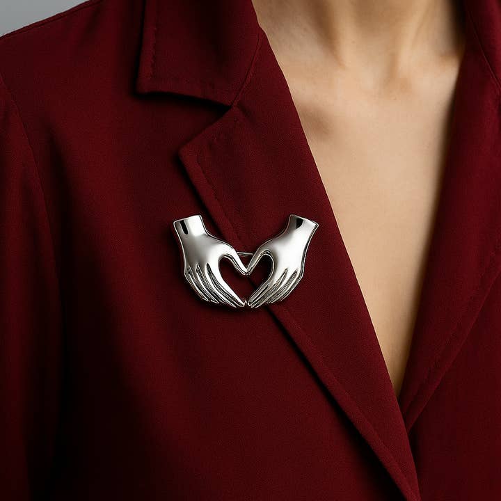 Wild & Free - Wholesale Brooch - Broche de Manos Minimalista1