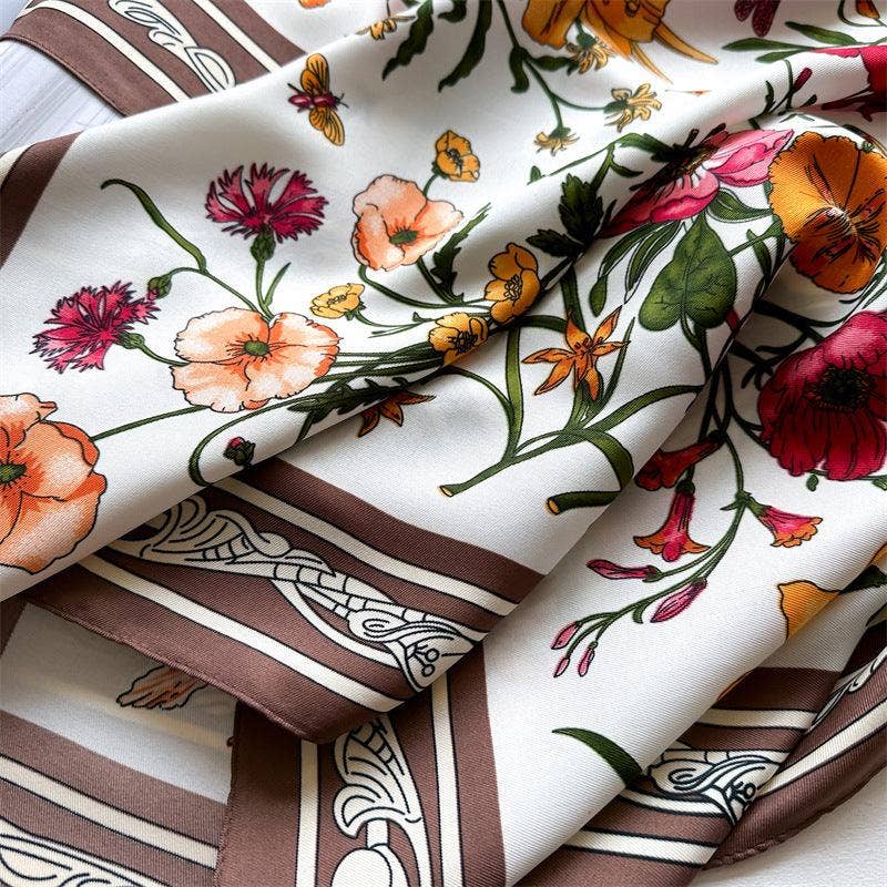 SueSilkHK - Vente Écharpe – femme - Grande écharpe en satin chic à motif floral blanc | Bandana 90 x 90 cm | Châle en satin sergé | Cadeau parfait pour elle pour la fête des mères2