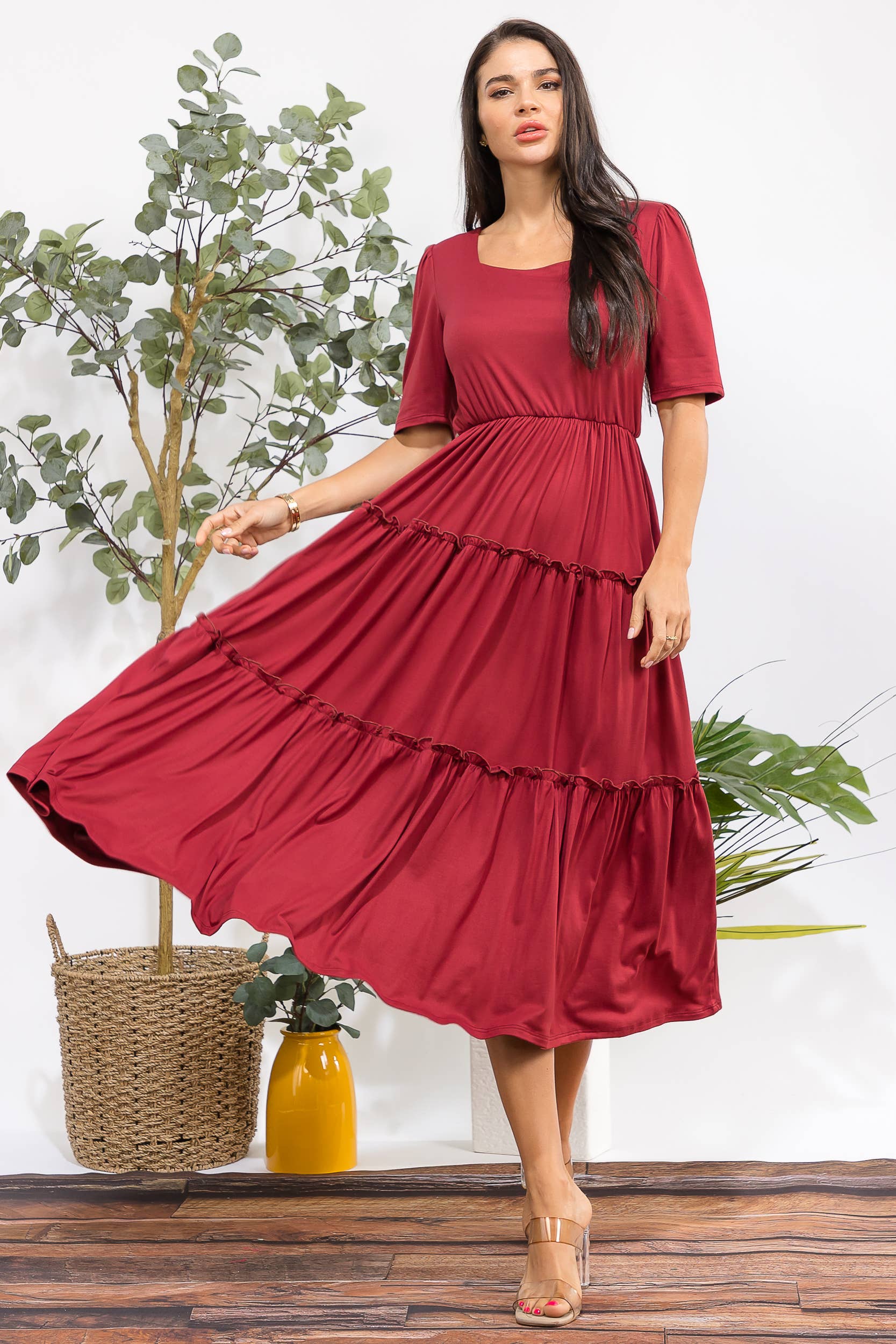 H&H Fashion Inc. – Großhandel Kleid – Damen – JR778X-S Plus Size Stufen-Midikleid mit quadratischem Ausschnitt39