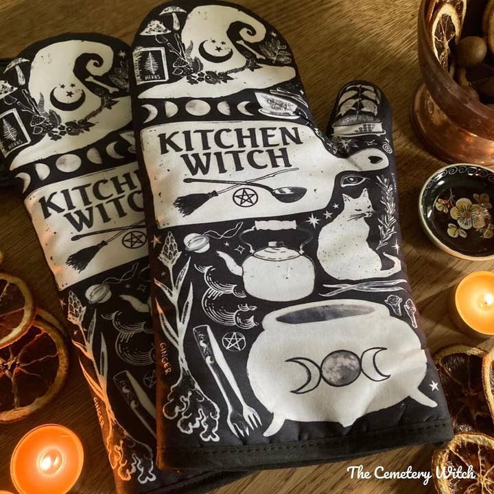 Spirit Nest - Wholesale Oven Mitt/Pot Holder - Kitchen Witch Oven Mitt Set - The perfect Halloween gift!13