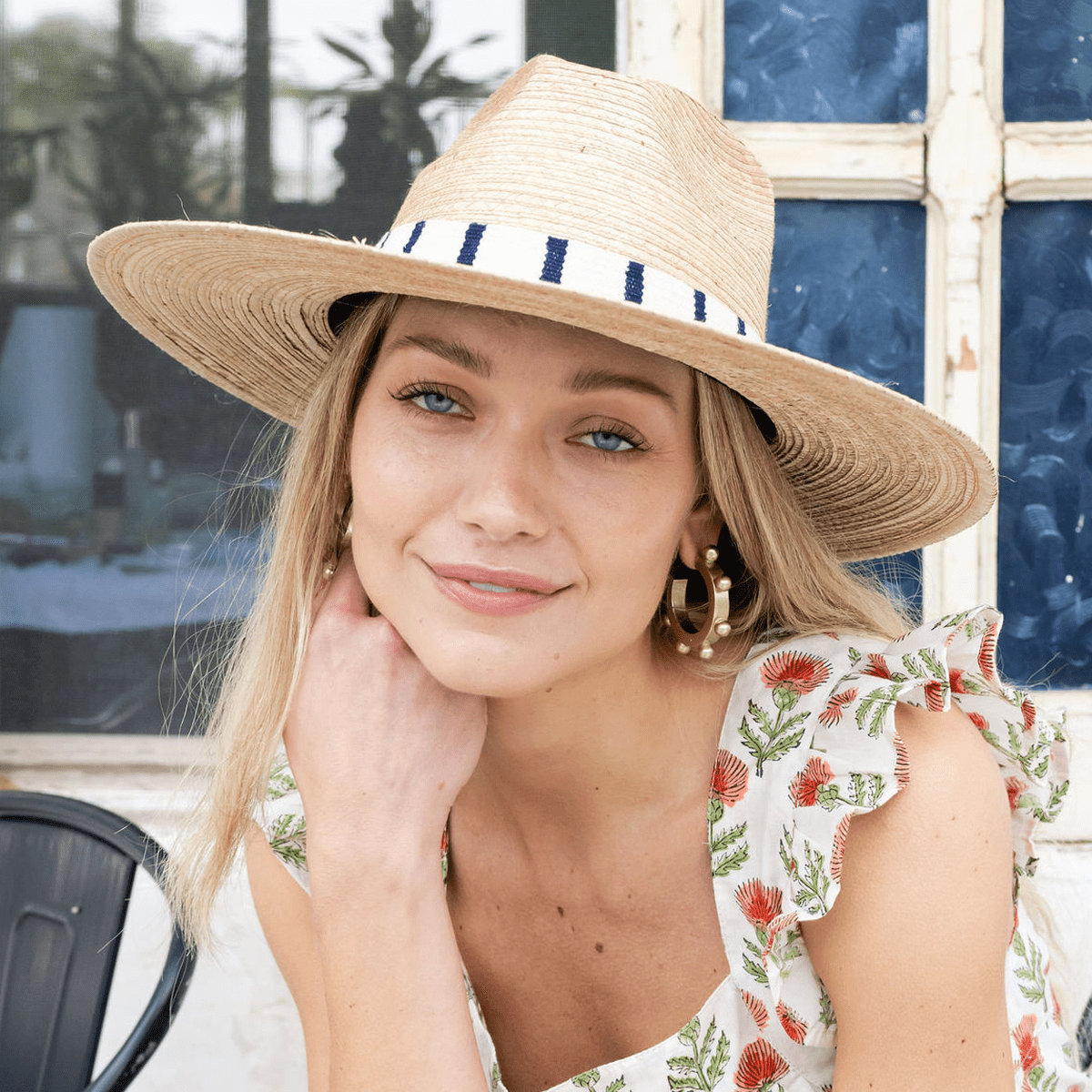 Sunshine Tienda – wholesale Hoop-örhängen – Örhängen med guldfärgade metallpärlor i ring1