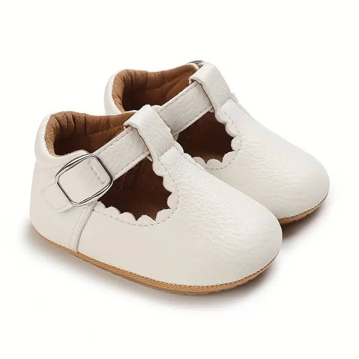 Girls Hook & Loop Leather Shoes | Soft Flat Sole Crib Shoes for Parties & Home for wholesale by Huis Van Merken