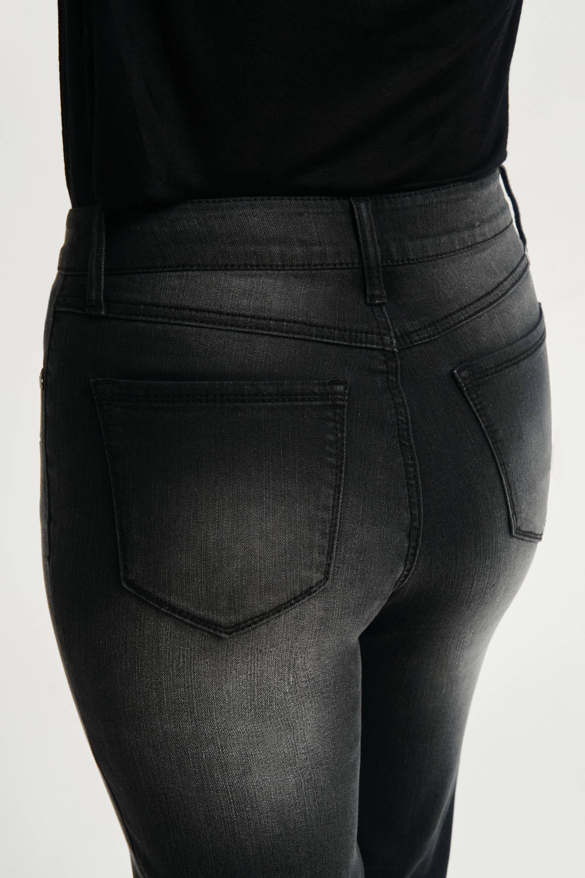 1822 Denim - Vendita all'ingrosso Jeans - Donna - Jeans Mini-Boot 27" con orlo Sharkbite in Watson14