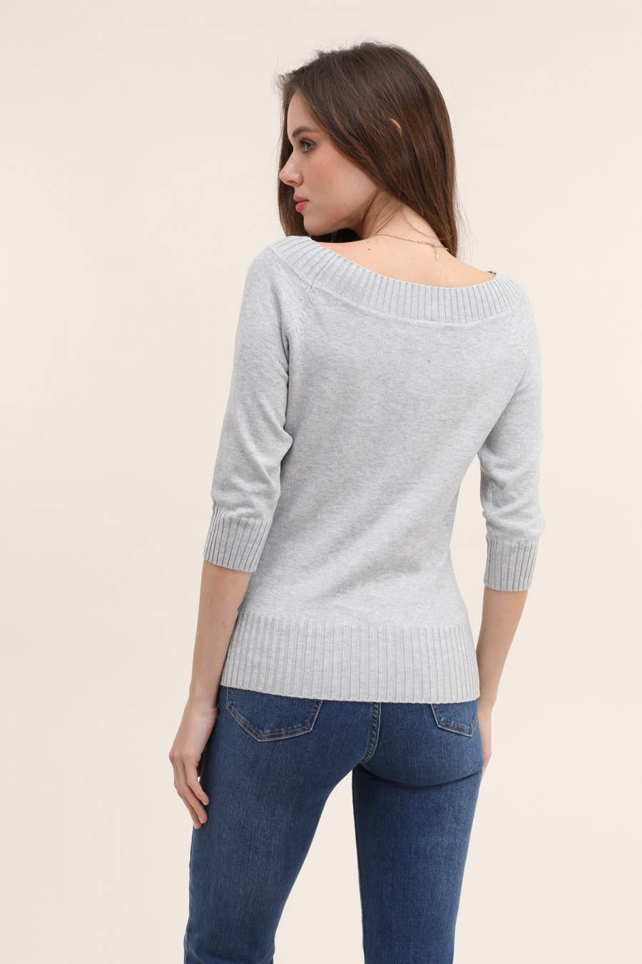 CHOKLATE PARIS – Engroshandel Pullover - Dame – Strikket bluse med bådudskæring og 3/4-ærmer - model 34113