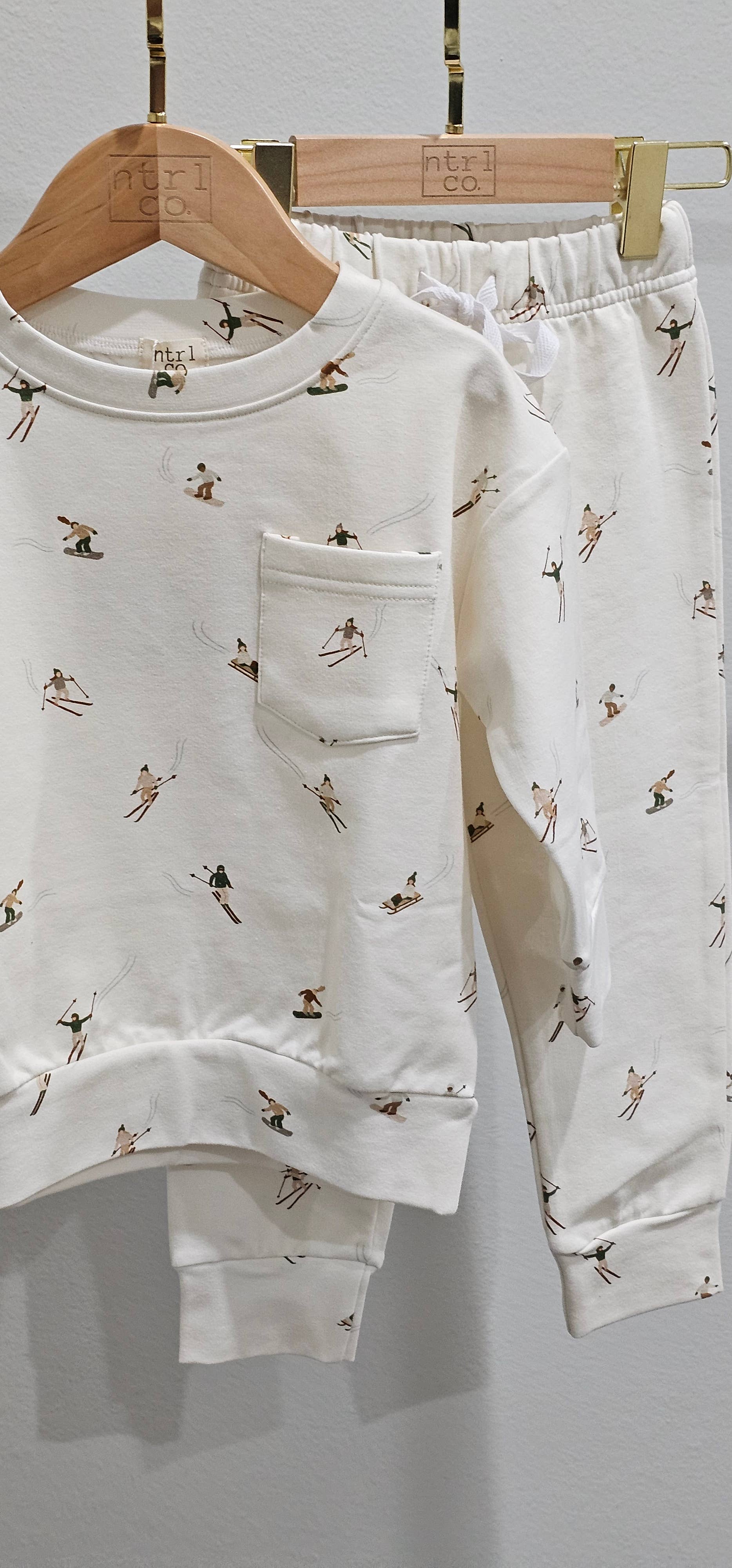 ntrl co. - Wholesale Top en broek set - Kinderen - Sneeuwhellingen Joggerset | Skiën | Buiten9