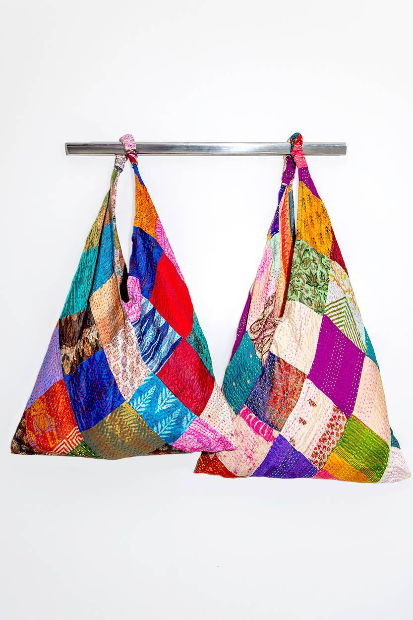 Sevya Handmade – Großhandel Tragetasche – Damen – Kantha Dreieckstaschen aus Seide3