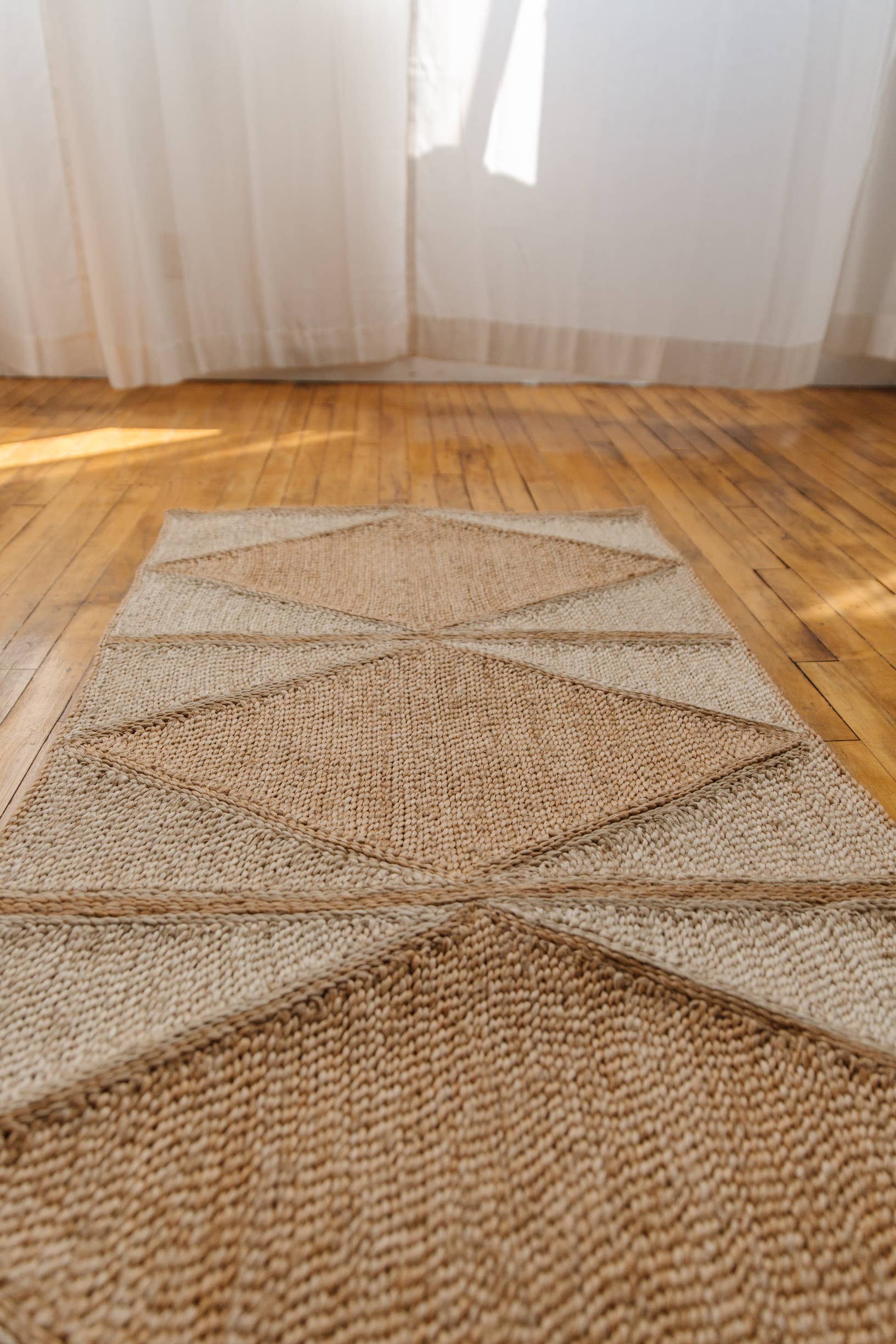 Will & Atlas – wholesale Runner rug – Jute 9' Runner, diamond, Natural/Tan5