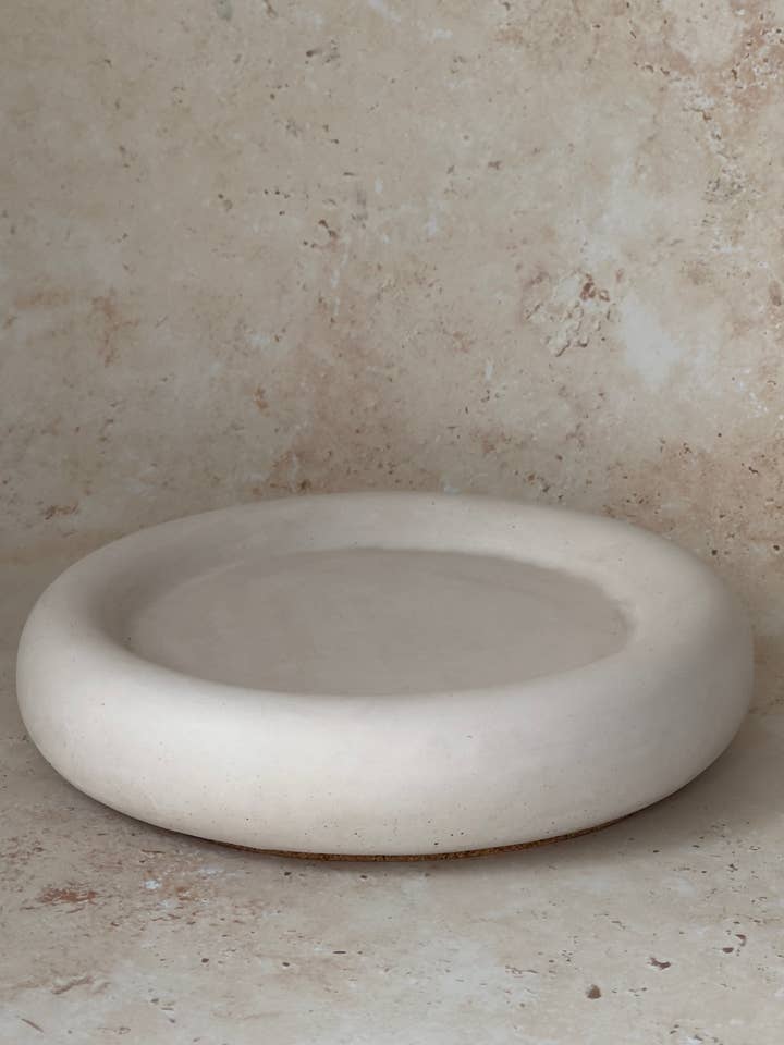 Plateau en béton Round Elegance pour la vente par Smells Like Home Store
