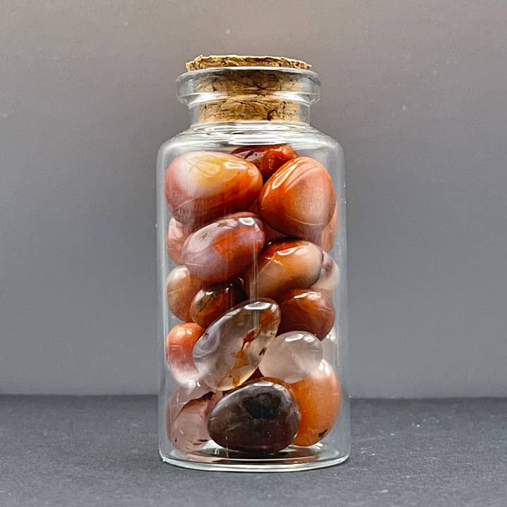 Balance | Fiole de 30 ml de galets de cristal de cornaline pour la vente par Midwest Apothecary