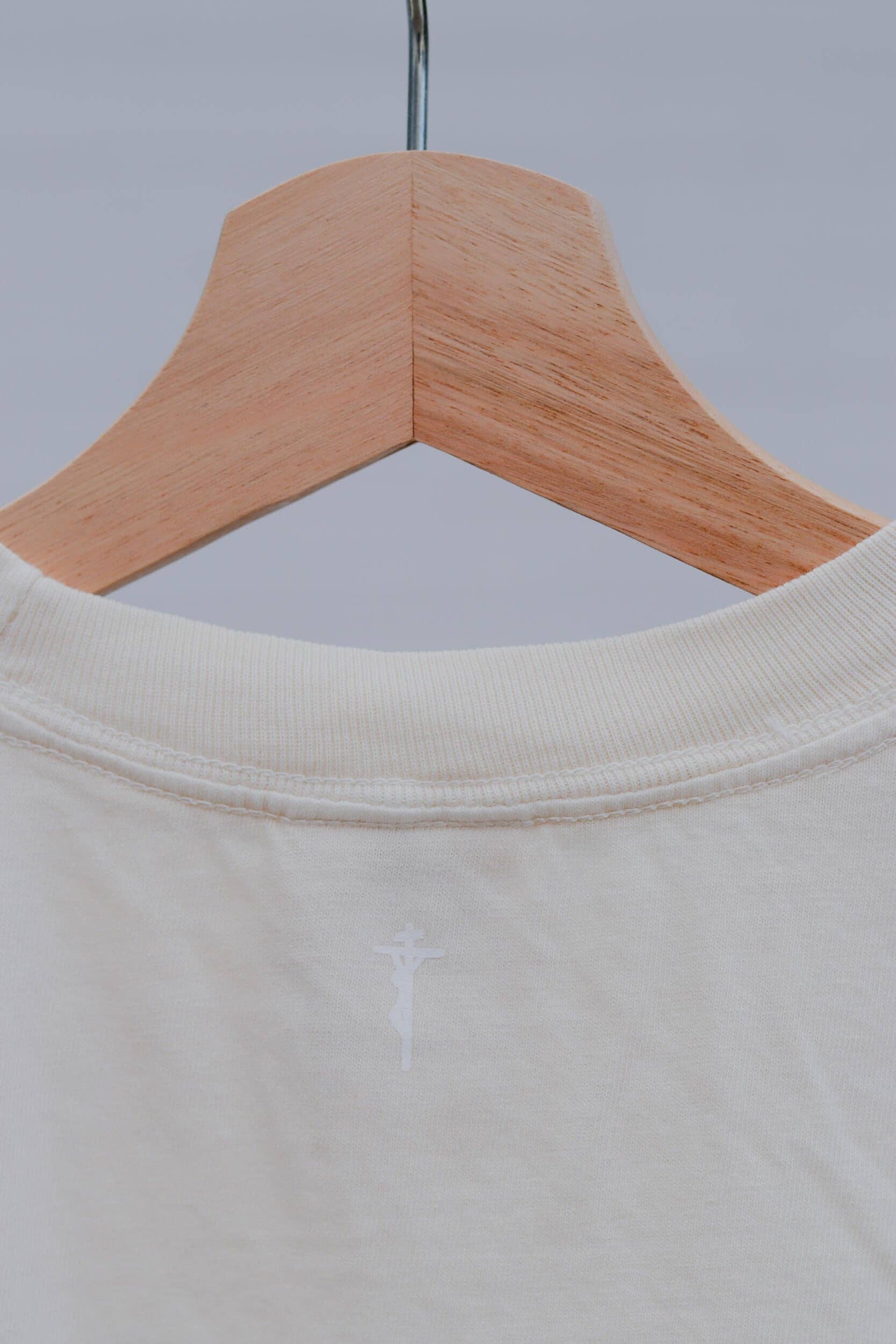 Saint Clare and Francis - Vendita all'ingrosso Maglietta serigrafata - Unisex - Non io, ma Dio maglietta5