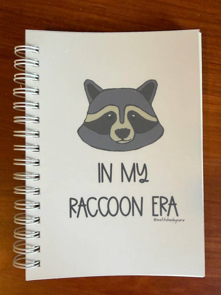 Återanvändbar klistermärkesbok i min tvättbjörnsperiod för wholesale av In Stitches by Sara