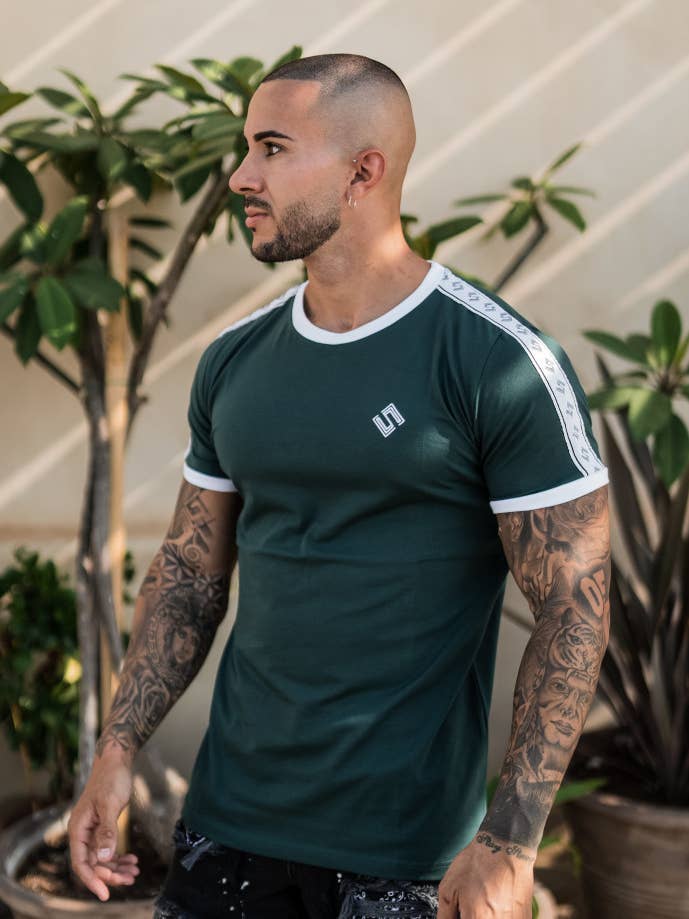Slick Green Logo Tape Tee för wholesale av Slick Store