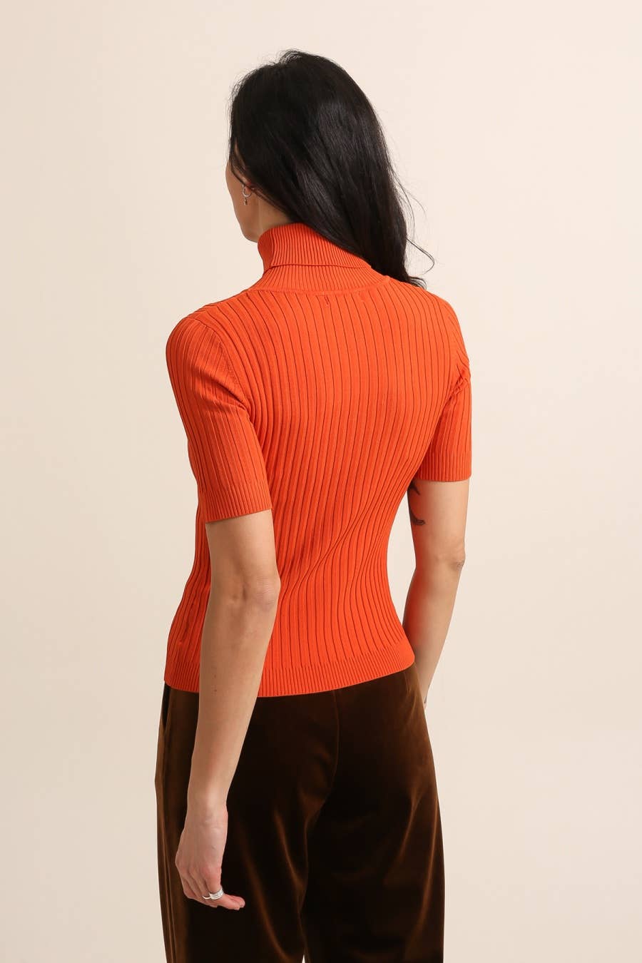 CHOKLATE PARIS – wholesale Stickad topp - Dam – Kortärmad polotröja i ribbstickning - 051218