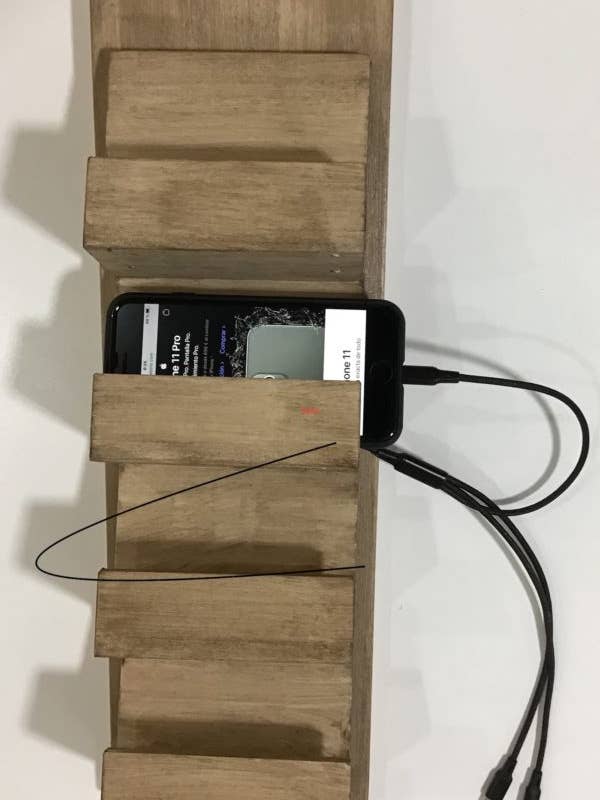 Smartphone wooden charging station - Wall mounting or desk for wholesale by Soluciones De Espacio