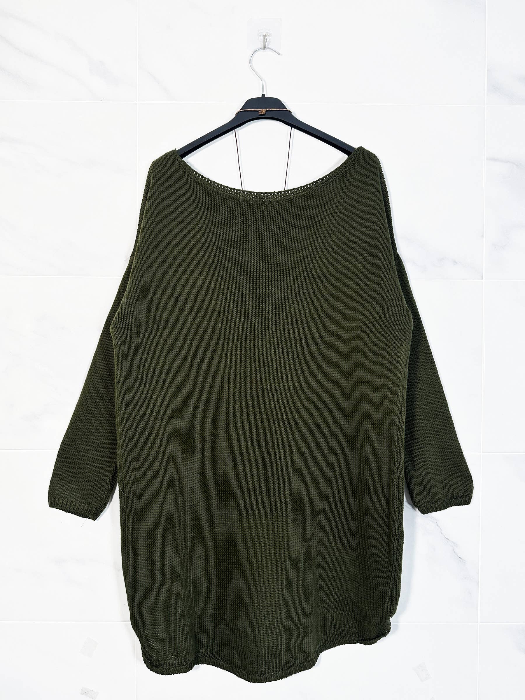 ZAFA PARIS - Wholesale Knit Sweater - Women's - 71FZ0H056-Knit sweater with boat neckline and necklace.2