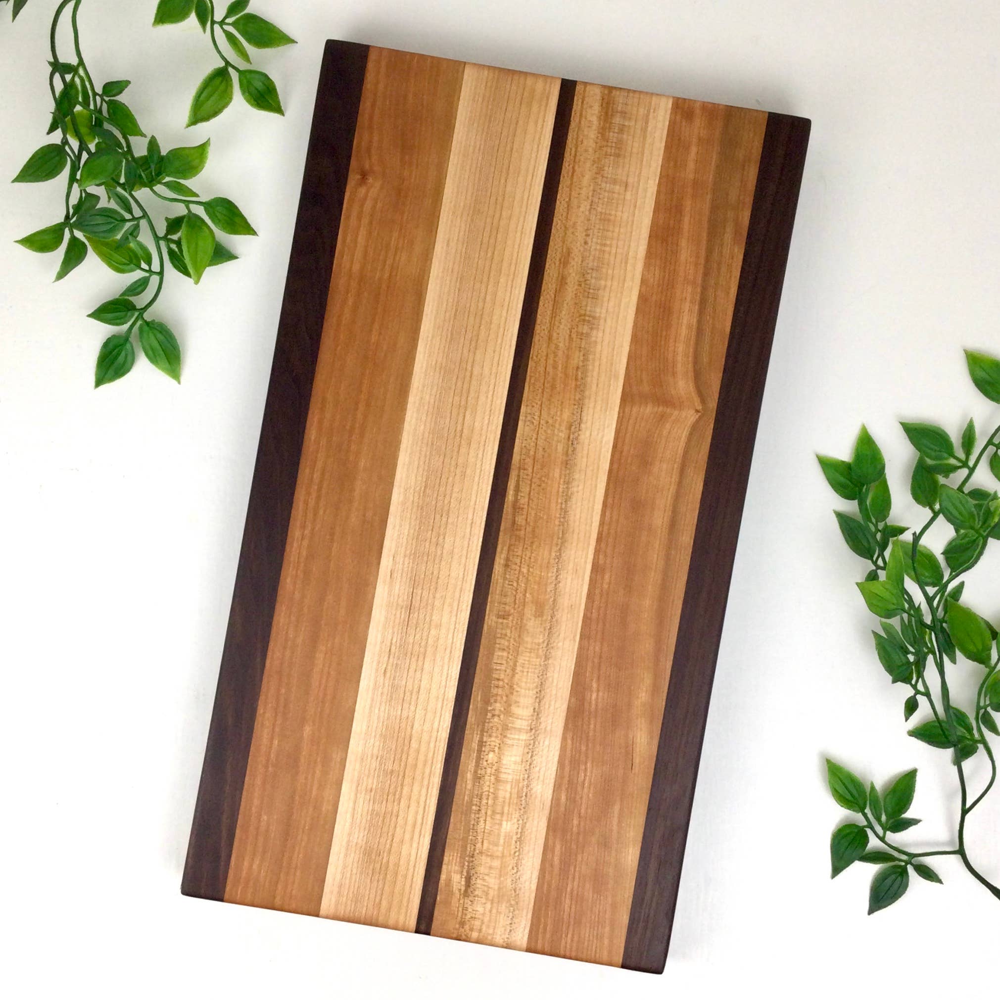 Scrappy's Workshop - Wholesale Cutting Board - Walnut, Maple & Cherry Wood Cutting board - Classic Style4