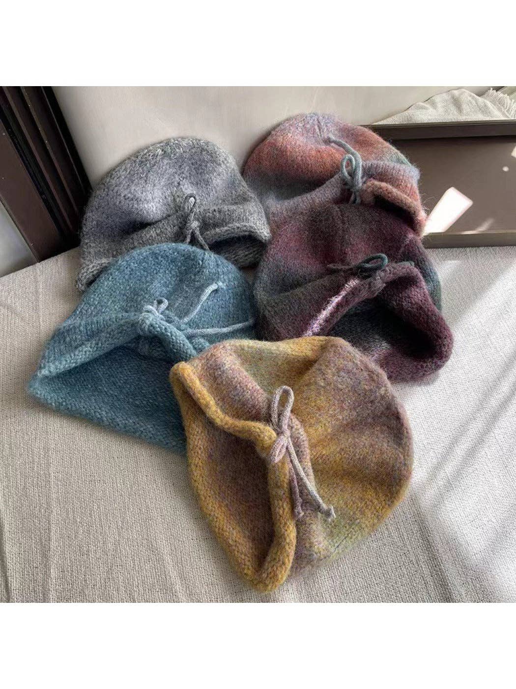 Funkyrel® Atzbranding Limited – wholesale Mössa - Dam – Haila - Justerbar Slouch Stickad Mössa med Gradientfärg1