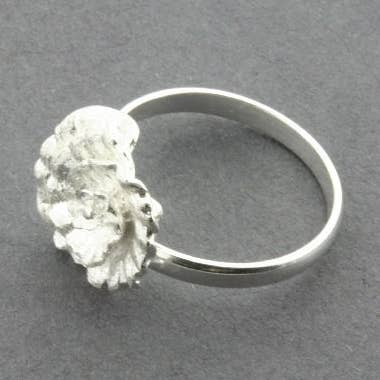 Anello a spirale con fiore - regolabile per la vendita all'ingrosso da parte di Makers & Providers