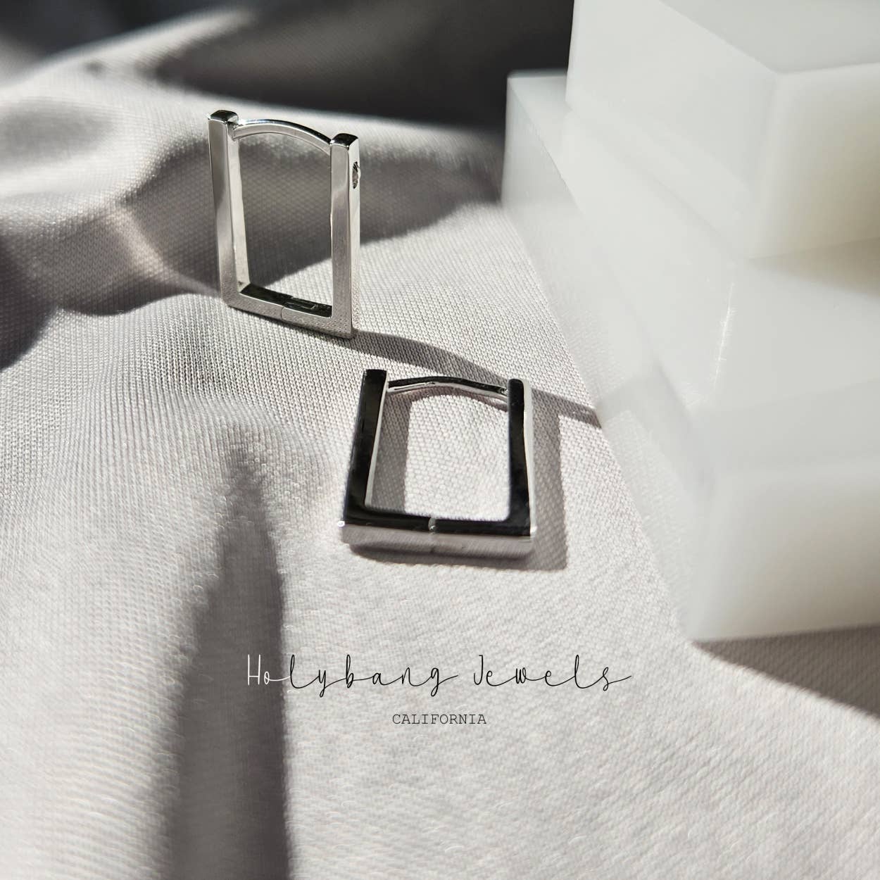 HolyBang Jewels - Vendita all'ingrosso Orecchini a cerchio - ORECCHINI A CERCHIO RETTANGOLARI - E-H11965