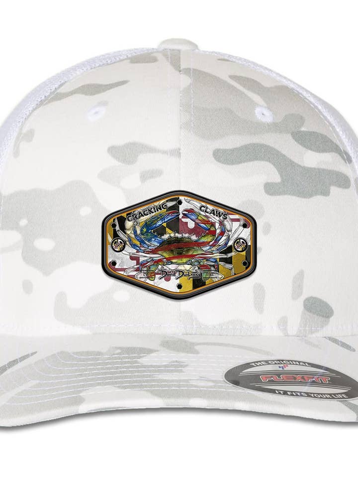 Cappello Trucker Flexfit a 6 Pannelli Multicam Alpine White con Granchio Blu Americano del Maryland per la vendita all'ingrosso da parte di David Dunleavy