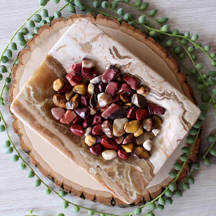 Sacchetto di patatine burattate Mookaite (xs) da 4oz (Crystals & Stones) per la vendita all'ingrosso da parte di Pebble House