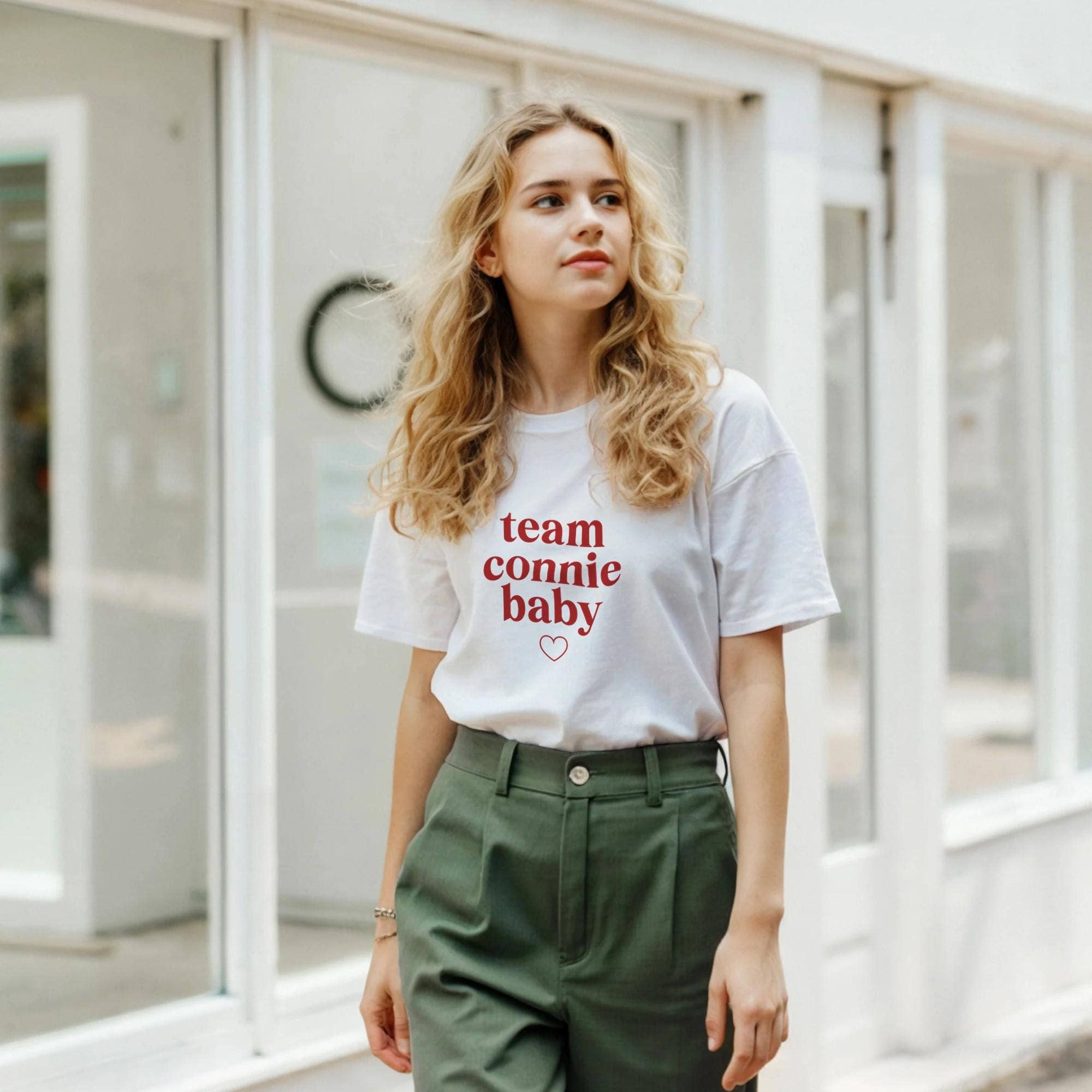 SONDO DESIGN LTD – Großhandel T-Shirt (Grafikdruck) – Damen – Das Sommer, als ich hübsch wurde 'Team Connie Baby' Shirt, Pullover