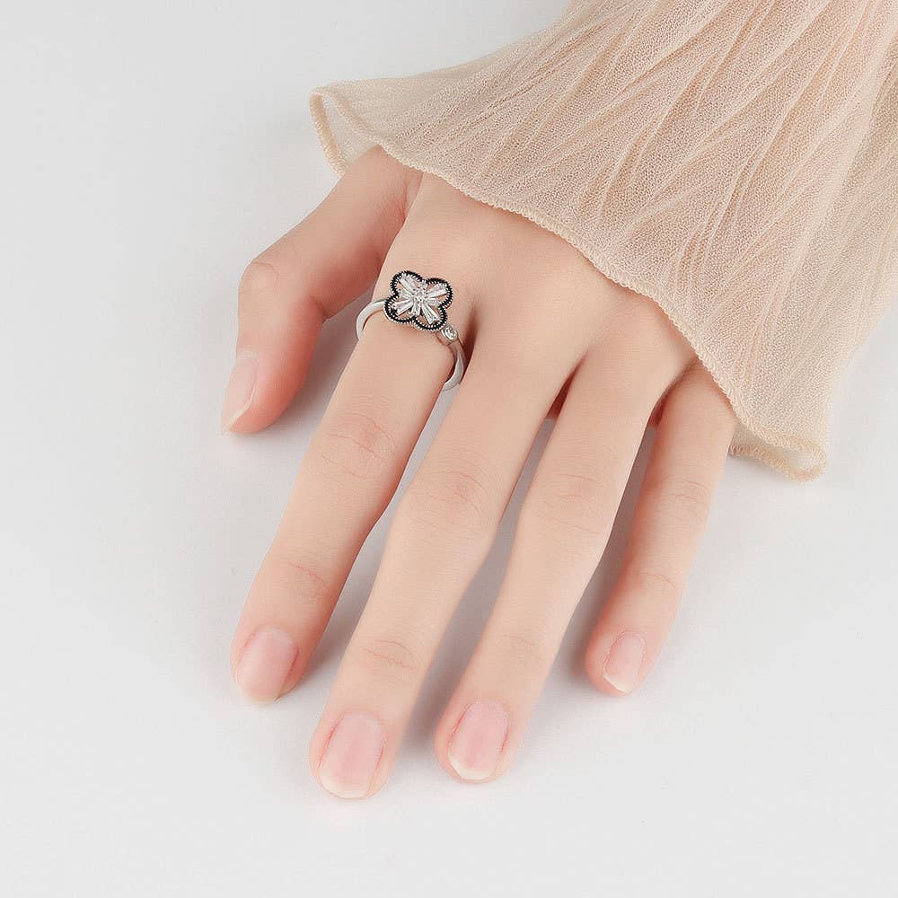 Perimade & Co. LLC – Großhandel Mehrsteinige Ringe – Fidget Spinner Ring mit vierblättrigem Kleeblatt aus 925er Sterlingsilber4