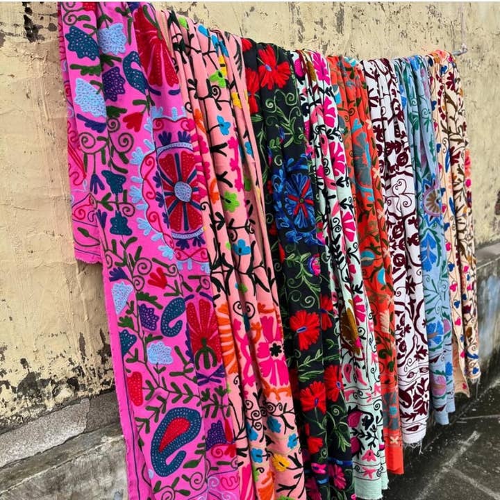 Homesoul - Wholesale Throw blanket - Handmade Suzani Bed Throws in Assorted Colours0