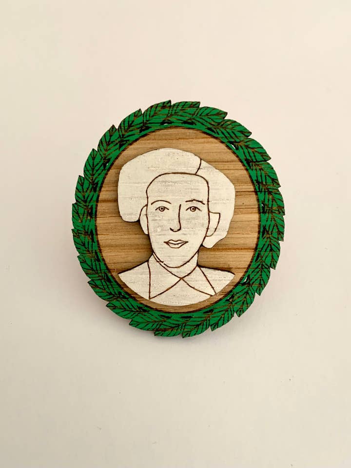 "Françoise d'Eaubonne" cameo brooch for wholesale by Le bois féministe