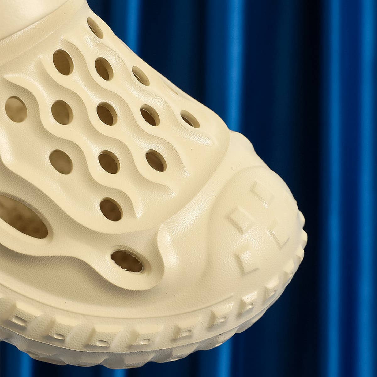 ACCITY - Wholesale Slippers - Women's - NEW STYLE CLOGS AND SLIPPERS FOR HOME USE_CWSHS064211