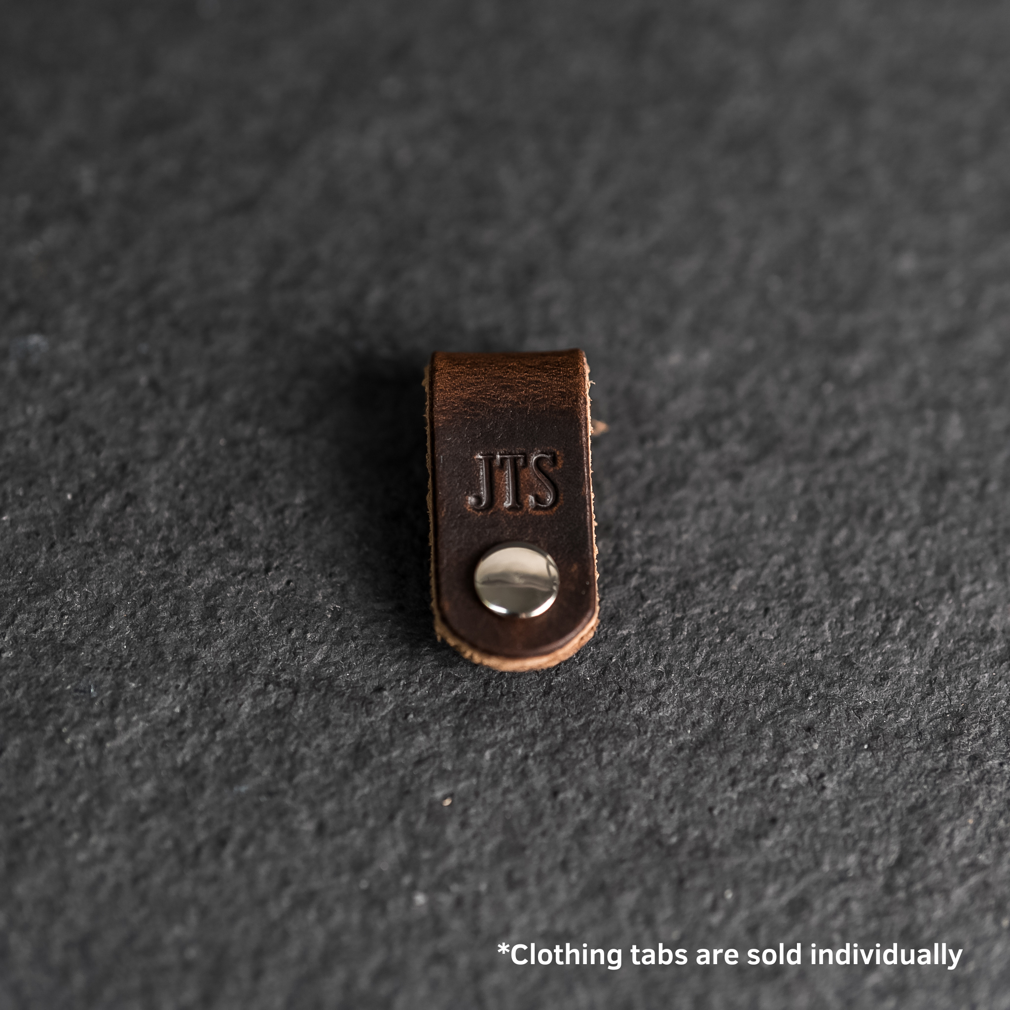 Ox & Pine - Vente Étiquette pour bagage - Onglets de vêtements en cuir personnalisés6