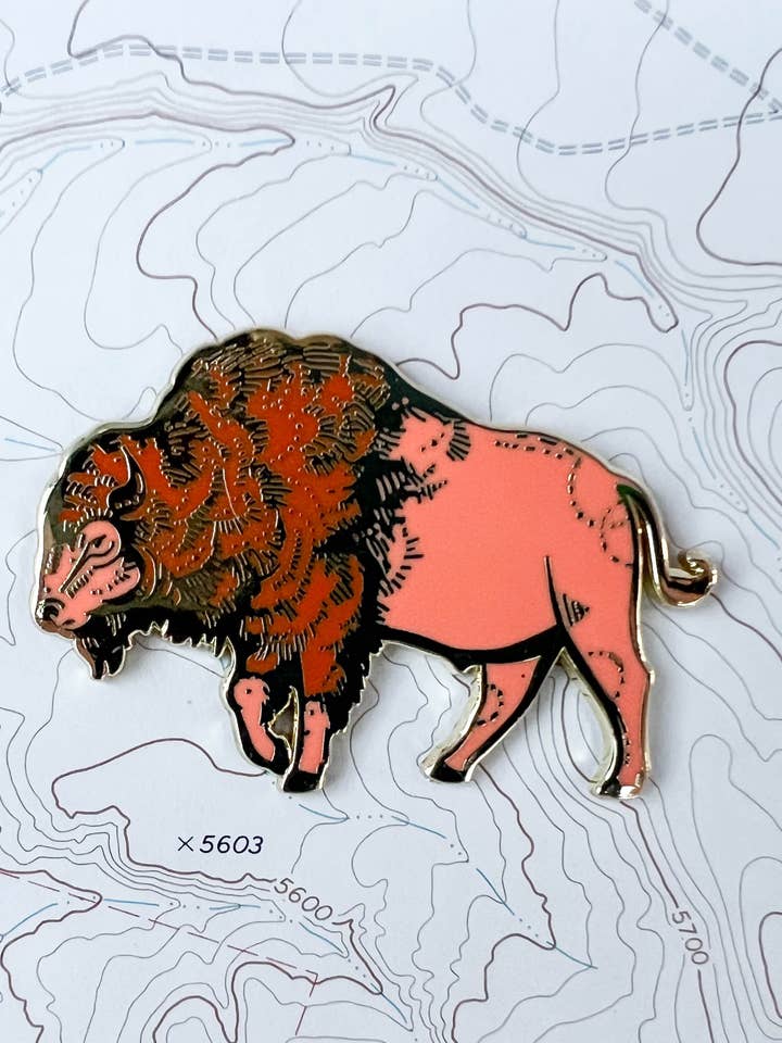 American Bison, Buffalo Wildlife Emaille-Anstecker für den Großhandel von Final Switchback by Katie Jeanne Reim