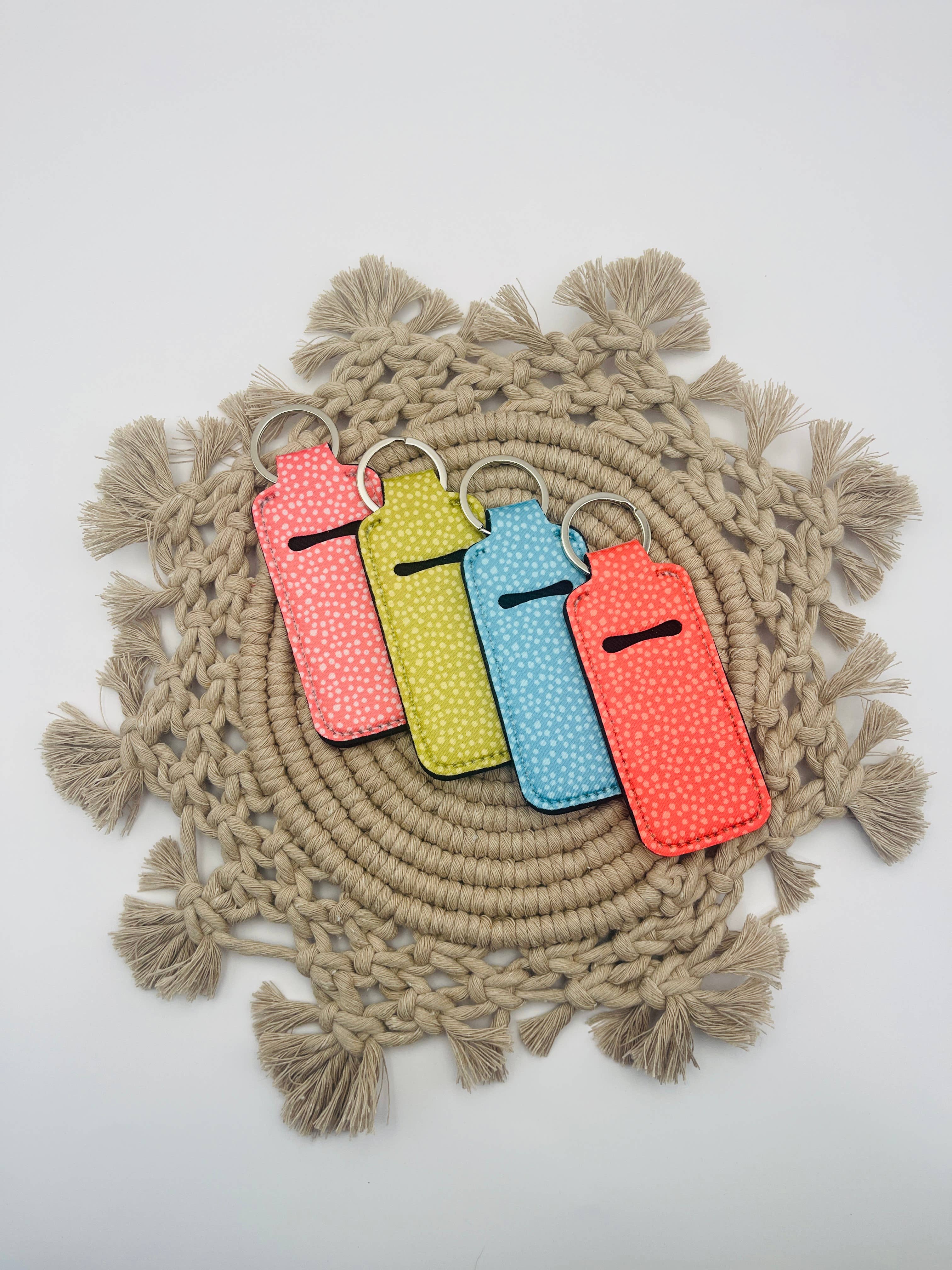 MarissaDDesigns – Estojo/suporte para protetor labial por atacado – Porta-batom com padrão de bolinhas – Porta-chaves fofo e prático14
