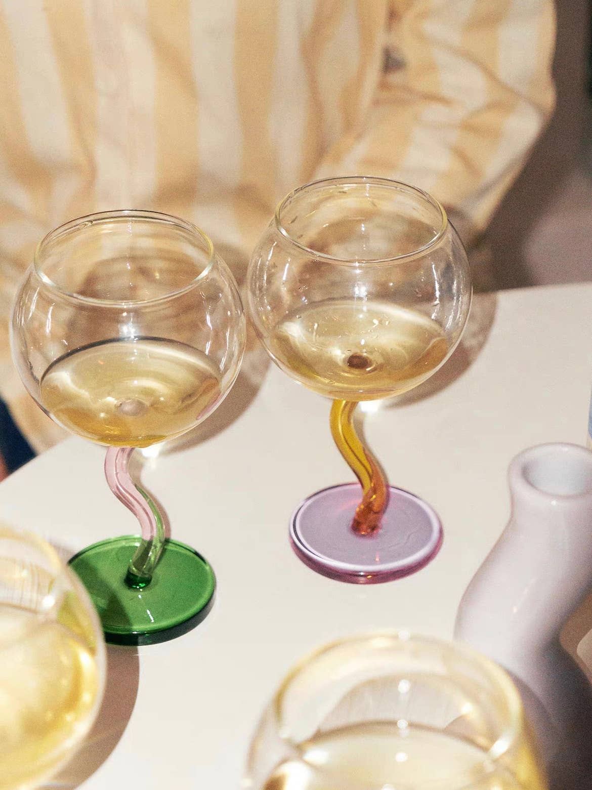 INSPECIAL HOME - Wholesale Wine Glass - Case of 40 Bubble Goblet, Retro Coloured Wine Cocktail Glass10