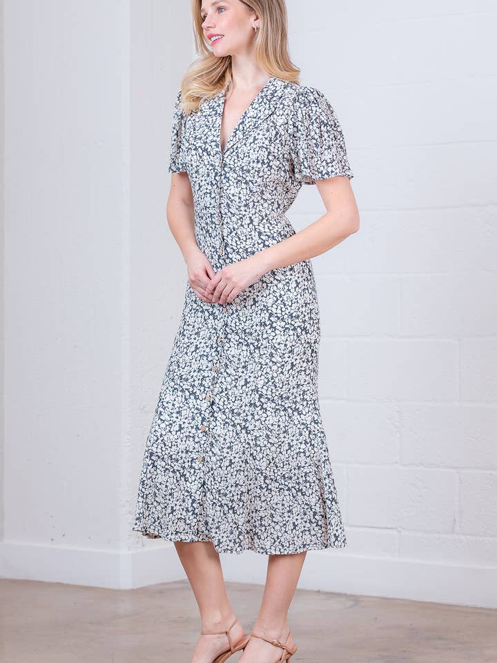 BLU MULTI SD84336T-VESTITO MIDI CON COLLETTO, MANICHE CORTE E BOTTONI in vendita all'ingrosso su Faire3