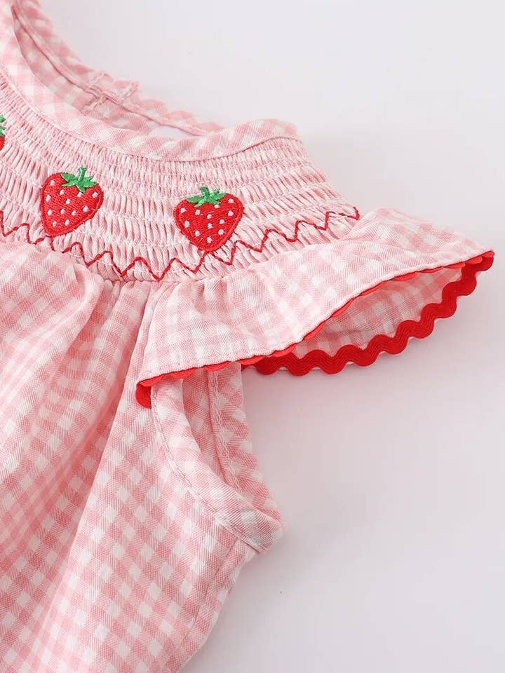 Little Trendy - Vente Barboteuse – bébé - Barboteuse rose pâle à carreaux smockés en forme de fraise2