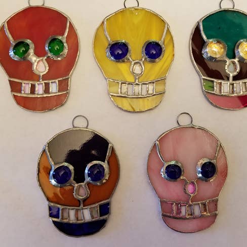 Arara Enterprises - Wholesale Ornament - Windowpane glass Skulls Small 3in.0