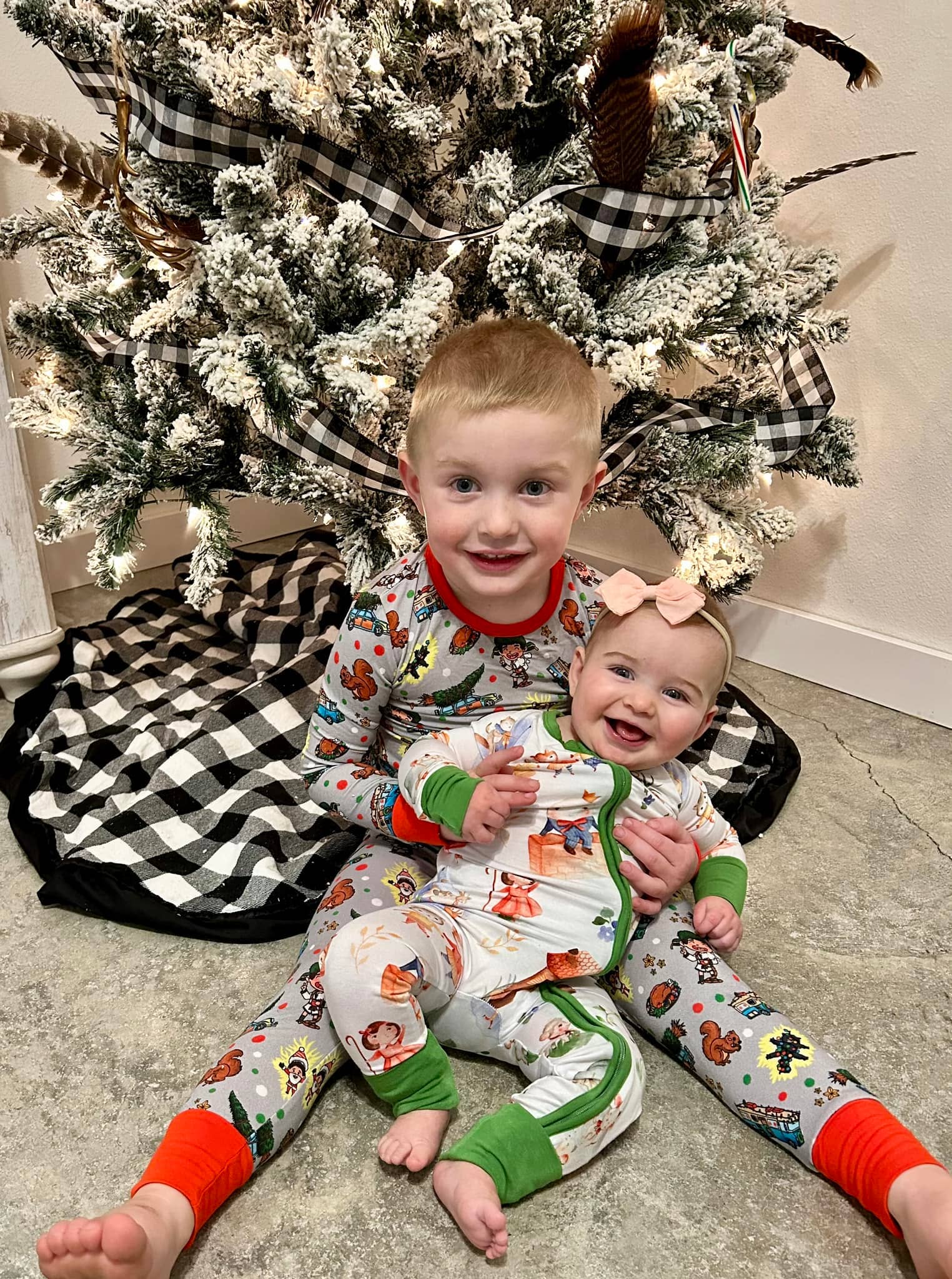 Ducky Dreams - Wholesale Jumpsuit - Baby - NURSERY RHYMES BAMBOO CONVERTIBLE ZIP ROMPER1