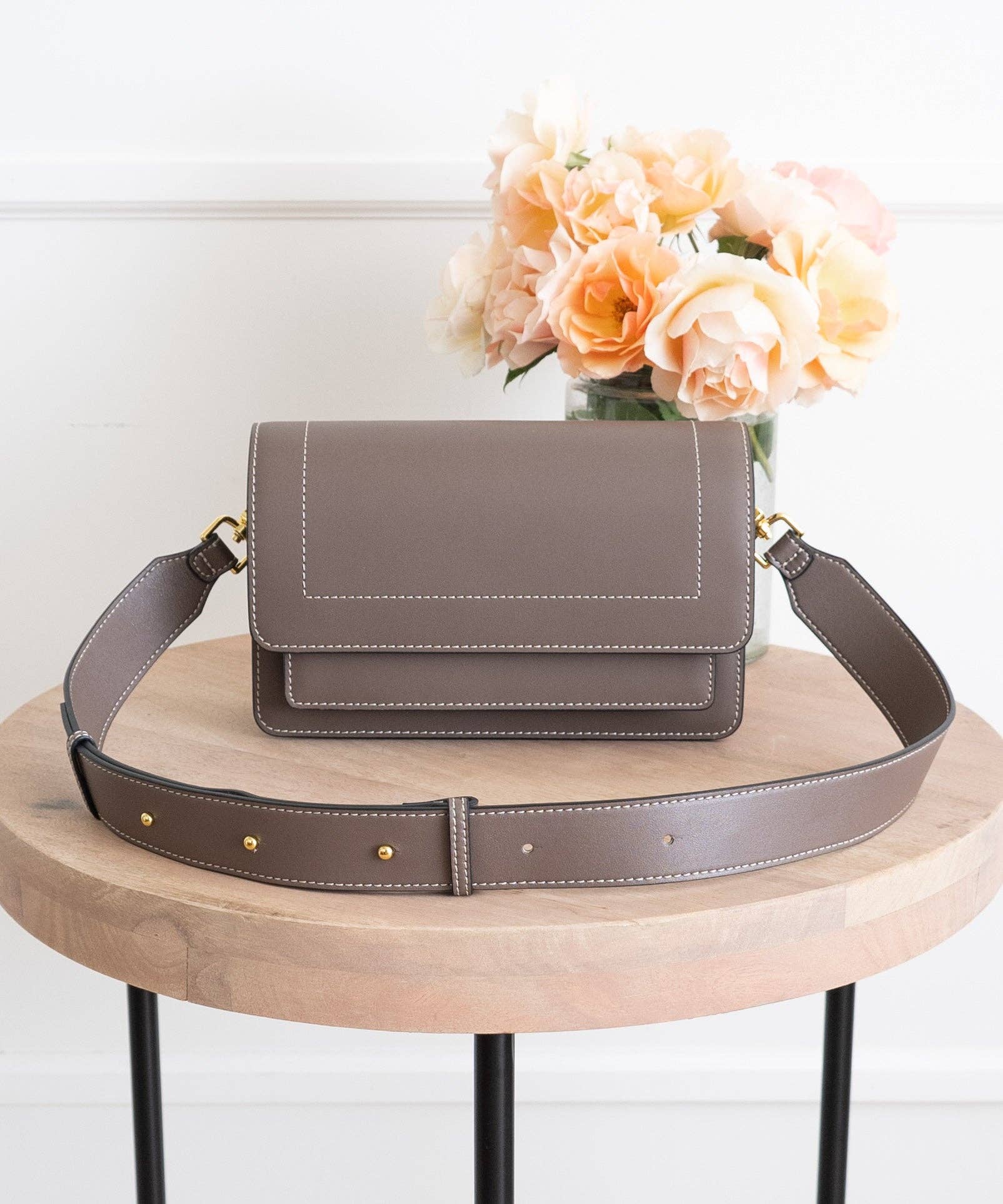 AALLYN – Großhandel Umhängetasche - Damen – Ingrid Umhängetasche - Leder36