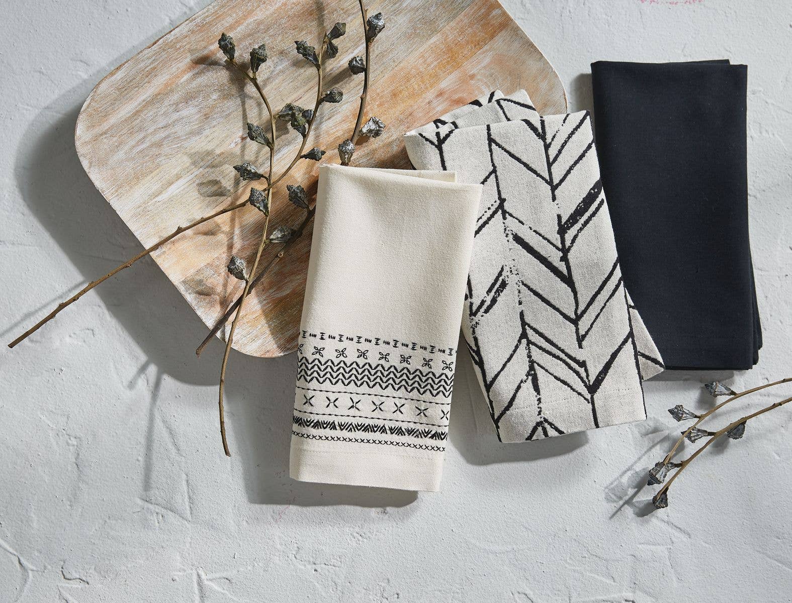 Split P – wholesale Dinner & cloth napkin – Elements Napkin - Black1