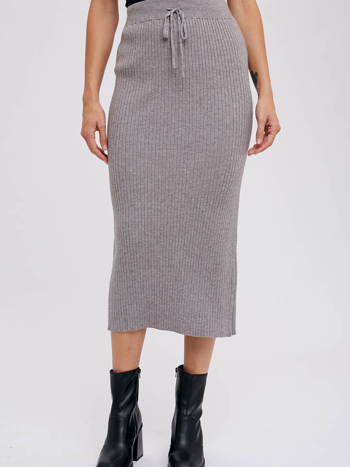 FALDA MIDI DE PUNTO ACANALADO para venta al por mayor de Bluivy